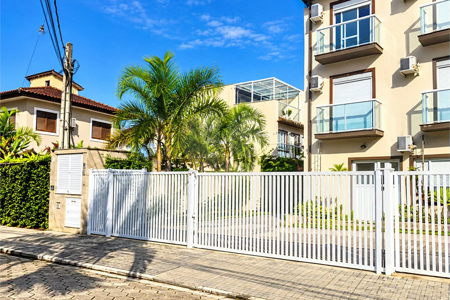 Casa à venda com 2 quartos, sendo 1 suíte, no condomínio Scarlatt, São Sebastião - SP