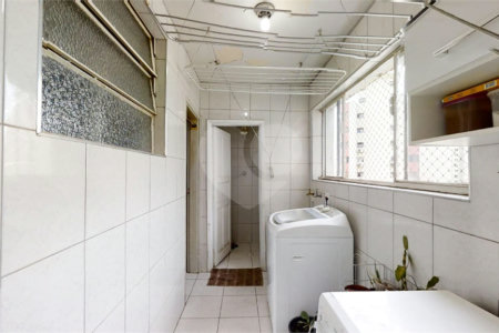 Apartemento com dois dormitórios na Bela Vista.