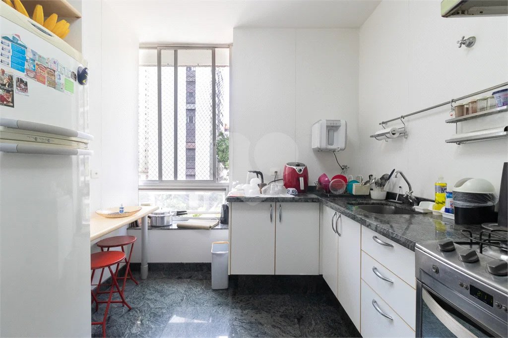 Apartamento em Higienópolis com 3 quartos, 3 suítes, 2 vagas, 277 m² de área útil