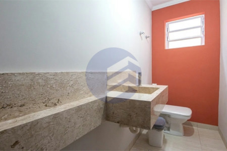 Sobrado à venda 240m² com 4 quartos, sendo 1 suíte, em Jardim Peri Peri a 650 metros do Metrô Vila Sônia