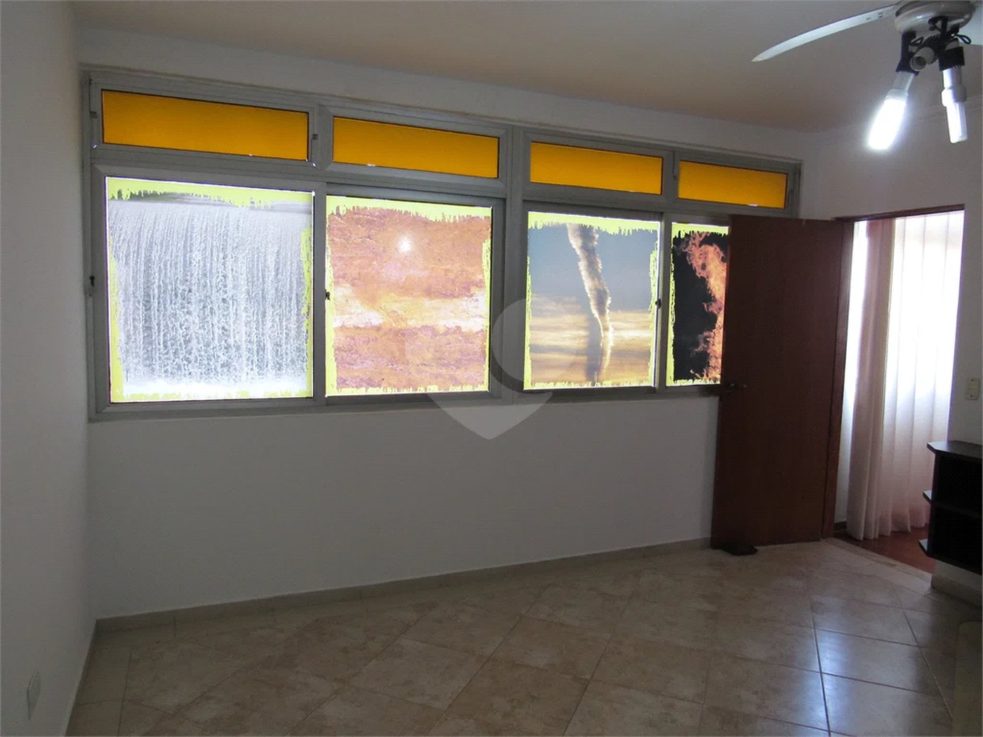 Linda Cobertura na Região de Campos Elíseos - 4 dormitórios (3 suítes). 5 Banheiros