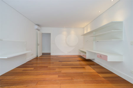 Casa à venda ou para alugar com 4 suítes no condomínio Chácara Flora, São Paulo - SP