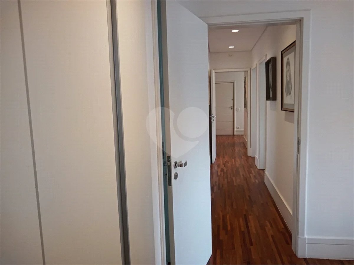 Apartamento à venda com 3 quartos, sendo 1 suíte, em Higienópolis, São Paulo, SP