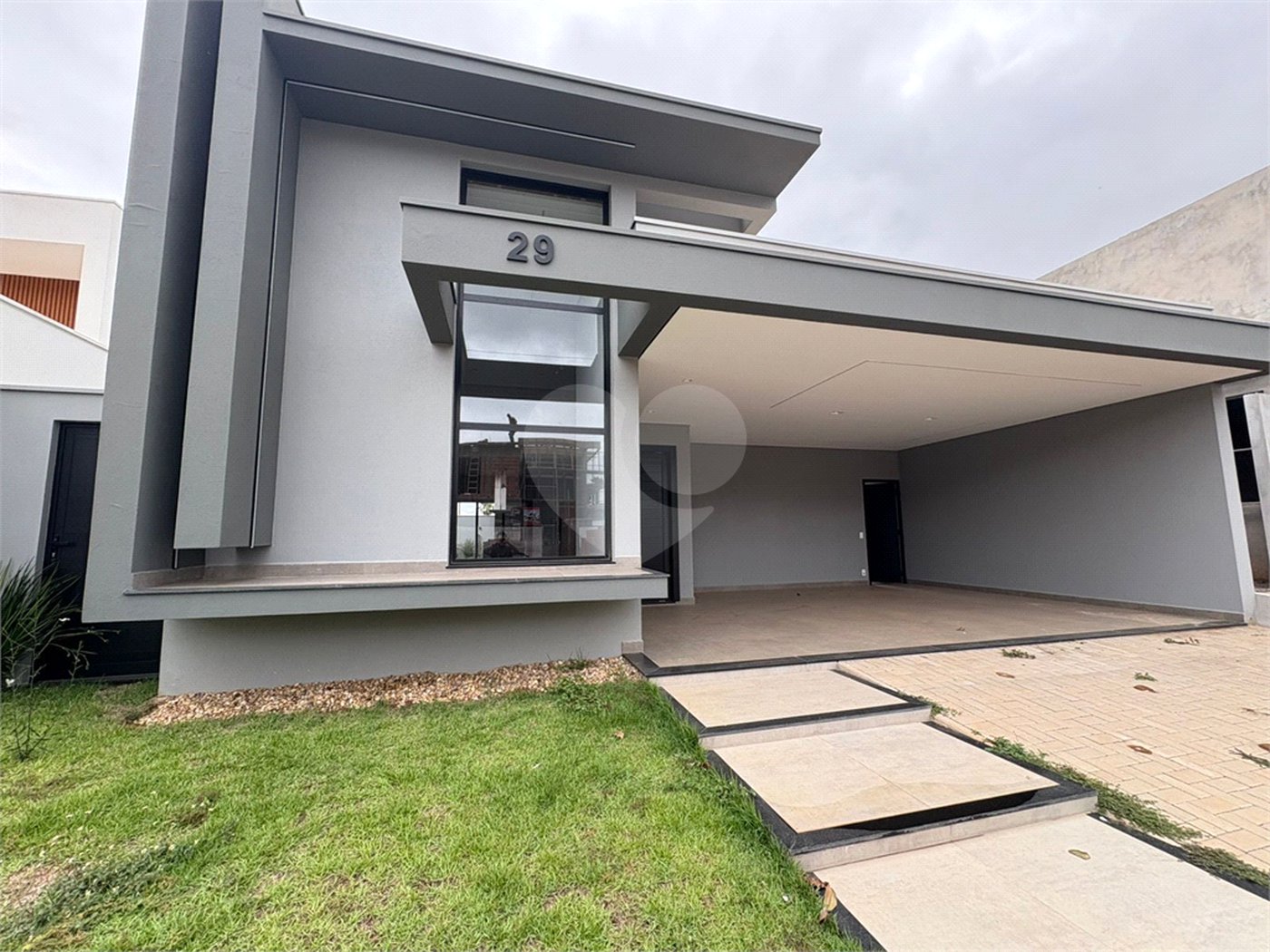 Casa á venda no condomínio Damha IV