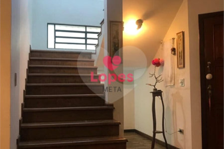 Excelente Casa a Venda no Bairro Jardim Esplanada, 3 dormitórios, sendo 2 suites São José do Campos