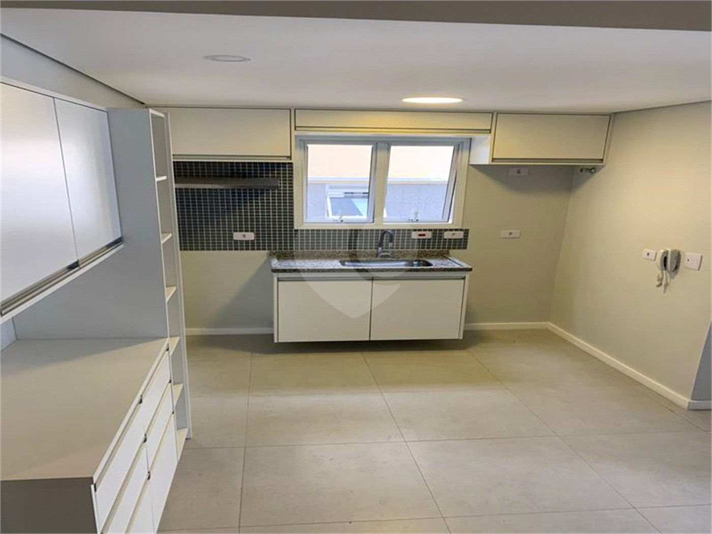 A Passos do Metrô Oscar Freire! Apartamento com Infraestrutura Completa na Rua Lisboa.