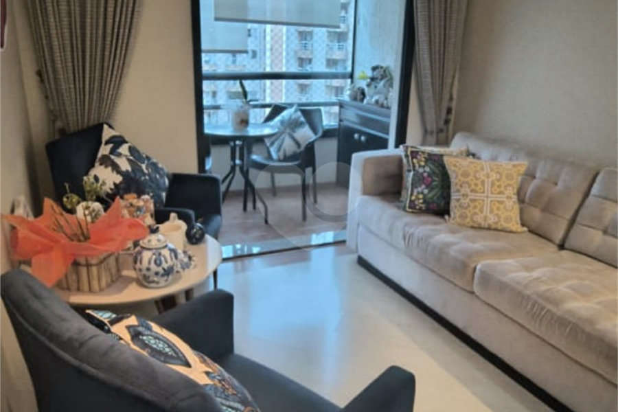Oportunidade Imperdível: Conforto e Vista Privilegiada! ?Localizado estrategicamente em frente ao Tietê Plaza Shopping, este apartamento é o equilíbrio perfeito entre sofisticação e praticidade. 75m2 Área Útil com 3 Dorms , sendo 1 suite , com VAGA LIVRE DEMARCADA .