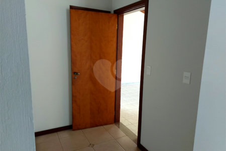Casa charmosa e elegante localizada no deslumbrante Condomínio Villagio Capriccio Louveira SP