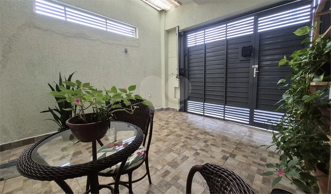Casa de vila com 3 dormitórios sendo 2 suítes em Santana