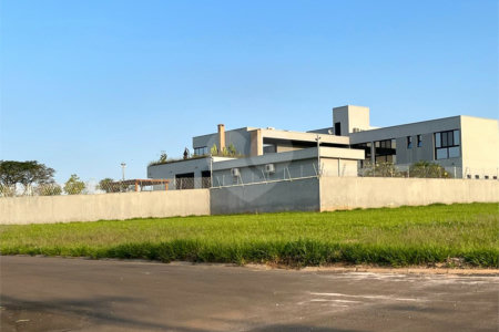 Lote disponivel para a venda no condominio Cavalinno