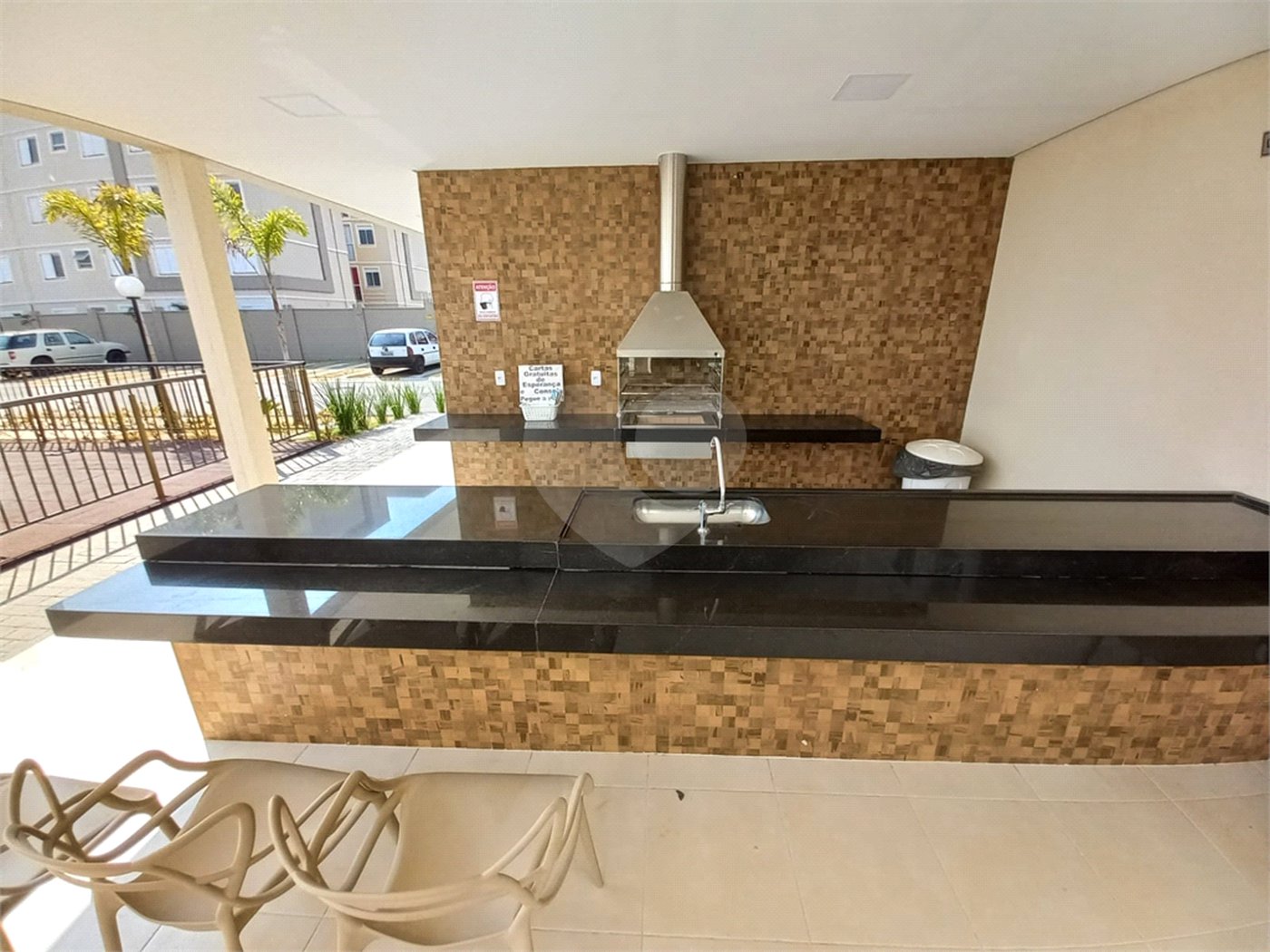 Apartamento no condomínio Monte Berlim