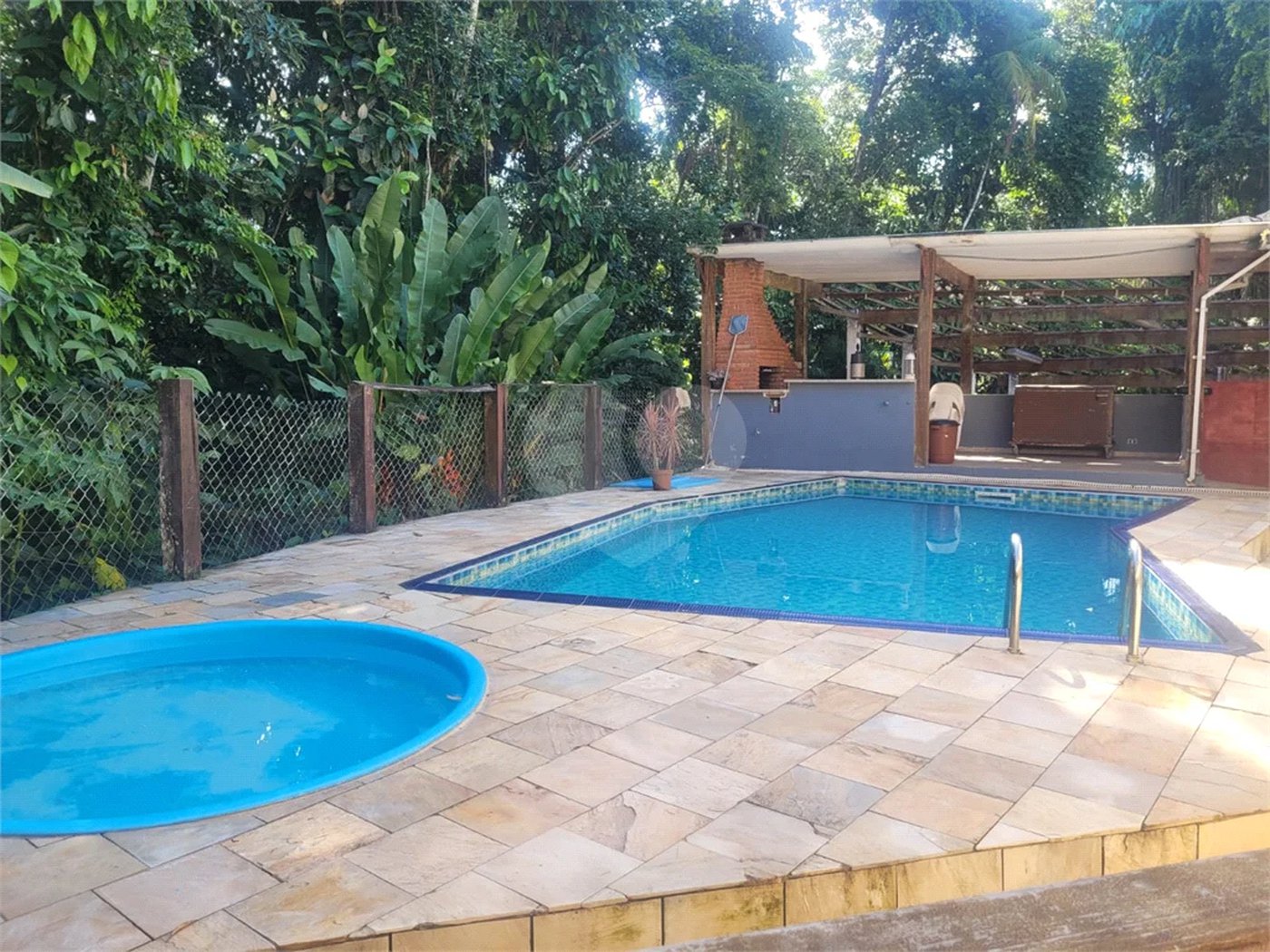 Casa à venda com 7 quartos, sendo 5 suítes, em Guaratuba, Bertioga, SP