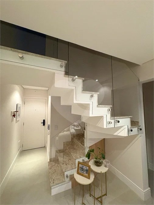 Apartamento duplex de 102 m² com 2 dormitórios, sendo 1 suíte, 3 banheiros, área gourmet e 1 vaga de garagem. Conforto, estilo e exclusividade em um só imóvel!