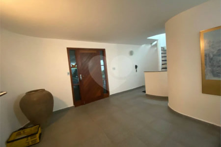 Casa térrea com 3 quartos para alugar no Jardim dos Estados, São Paulo - SP