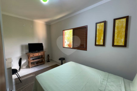 Casa térrea no Condomínio Faixa Azul