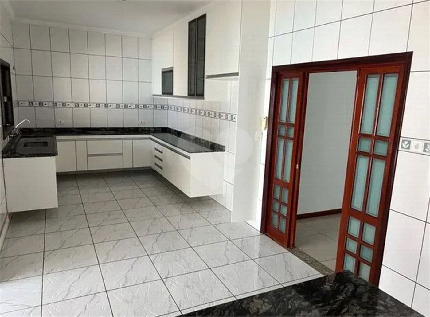 CASA A VENDA 420M², 5 DORMITORIOS, 4 BANHEIROS, 2 VAGAS, BAIRRO JARDIM PARAISO- SÃO JOSÉ DOS CAMPOS/