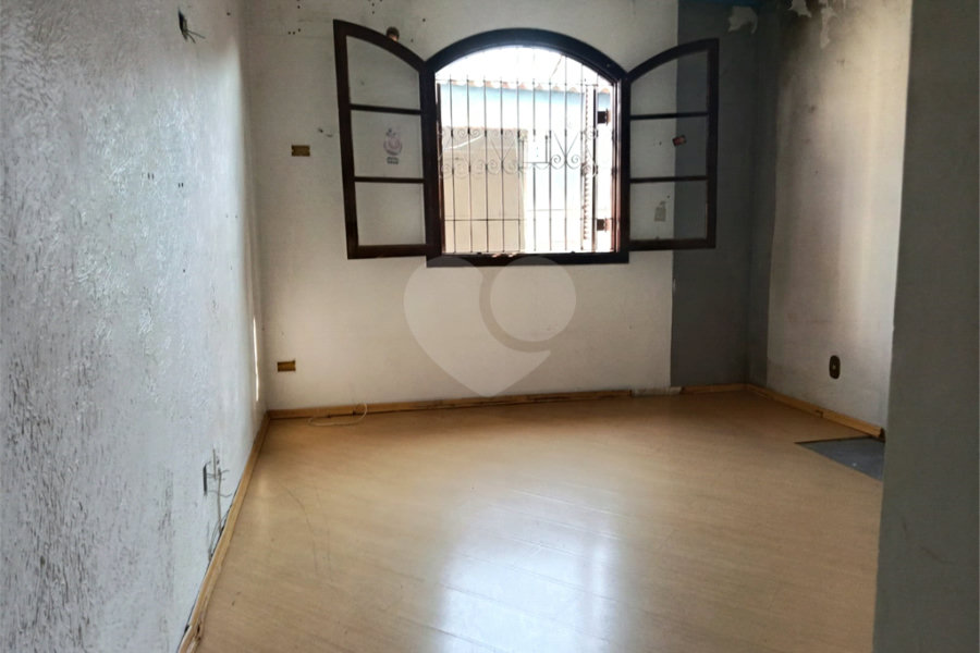 Oportunidade! Sobrado 3 Dorms/ 1 Suíte e 2 Vagas