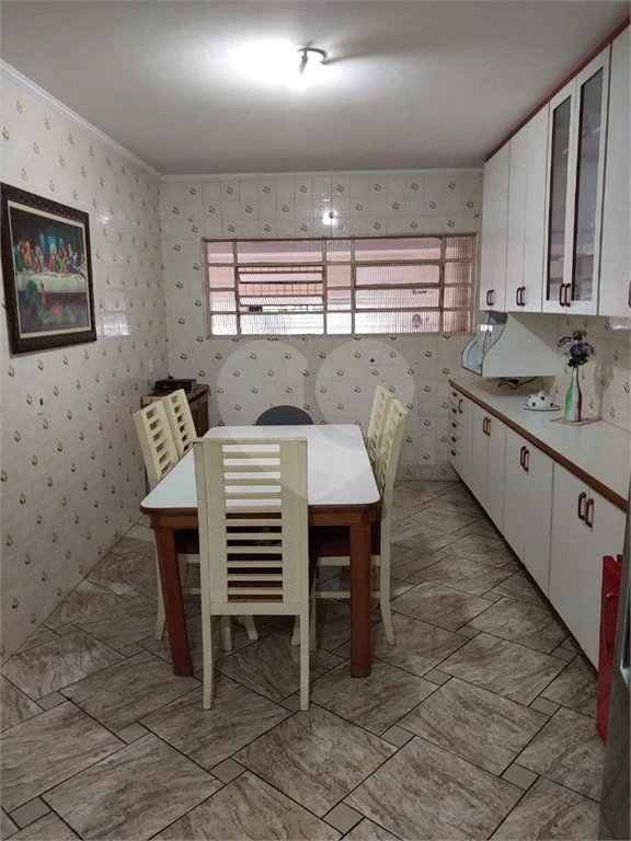Sobrado à venda com 212 m², 2 quartos (suítes), 3 banheiros e 2 vagas de garagem, em São Caetano do Sul