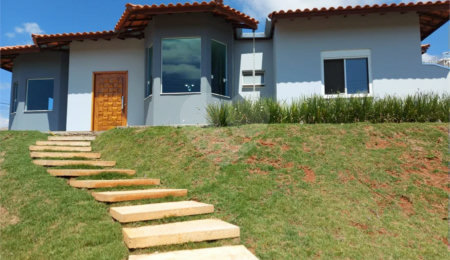Casa à venda com 3 suítes no condomínio Residencial dos Lagos, Itupeva - SP