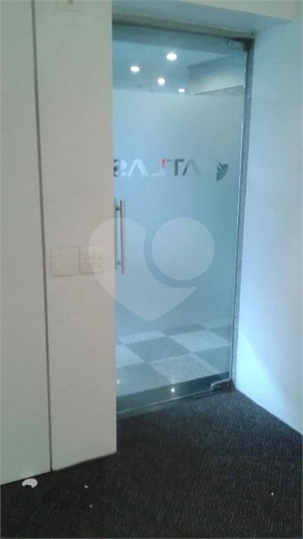 Conjunto comercial na Vila Olimpia