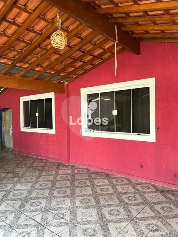 Oportunidade única de adquirir uma casa espaçosa e bem planejada no bairro Galo Branco! Este imóvel