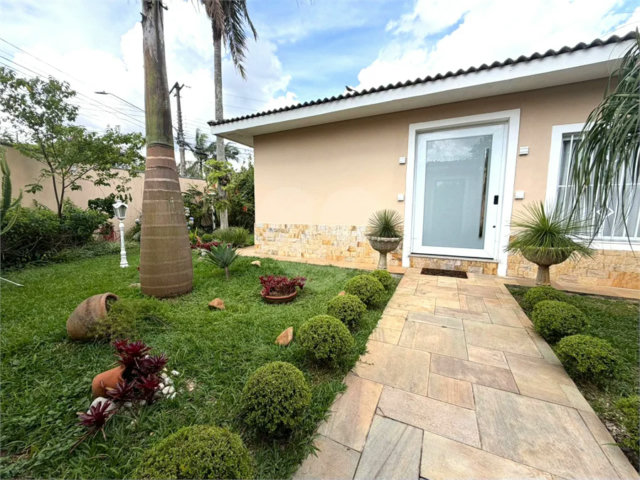 Casa Térrea à venda com 3 quartos, sendo 2 suítes,  em Interlagos, São Paulo, SP