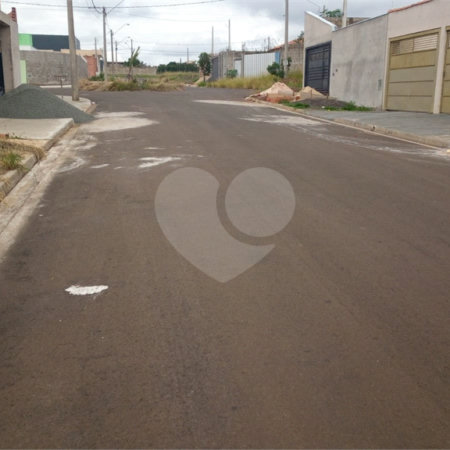 Lote no Jardim do Bosque, aceita financiamento ou aquisição de terreno e construção .