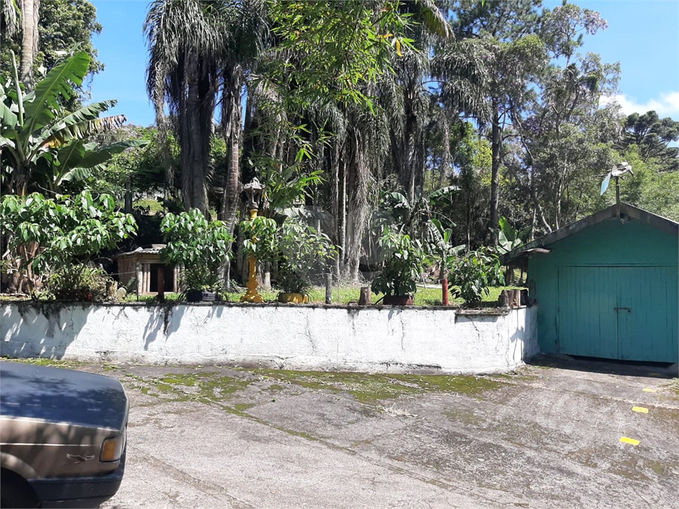 Tapiraí Sp - Sítio Santa Clara - Area de 12,1 ha - composto por casa principal, galpões poço artesiano, ótima área para plantios. Fica localizado a aproximadam. 1 quilômetro da prefeitura. Area preservação permanente- 4,6 ha - Area aproveitável - 4,6 ha - area utilizada rural - 2,5 ha -R$ 750.000,00