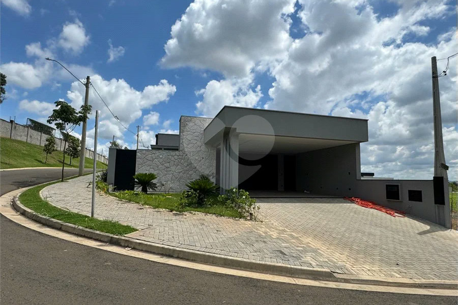 Casa térrea com 3 suítes á venda no Damha 2 de Piracicaba - SP.