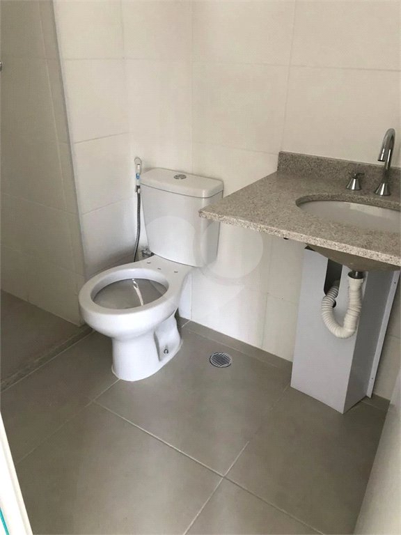 Lindo apartamento em excelente localização no Alto da Mooca, com 83m² com 3 dorms, sendo 1 suite, banheiro,lavabo,varanda gourmet, Aceita e estuda Permuta.