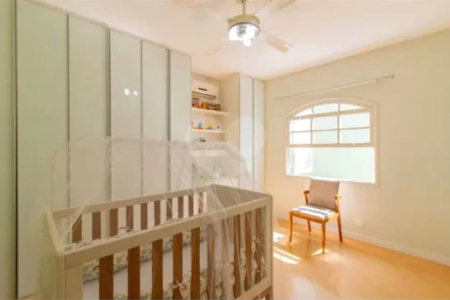 Sobrado à venda no Jardim Bom Clima, com 300 m² com 3 dormitórios piscina e churrasqueira