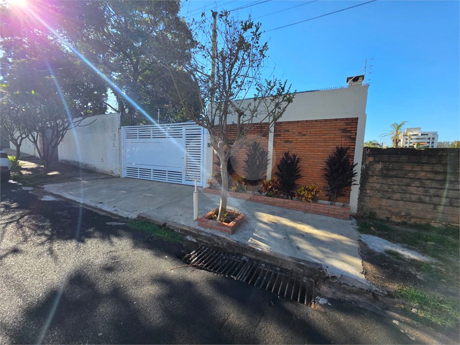 Casa à venda com 3 quartos, sendo 1 suíte,  em Jardim Nova Santa Paula, São Carlos, SP