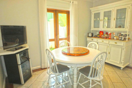 Casa à venda com 5 suítes no condomínio Vilaggio Monte Alegre, São Paulo - SP
