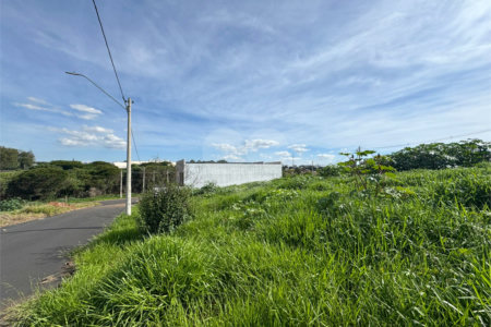 Terreno Comercial á venda com 286m2, ao lado da Rodovia Washington Luiz, em São Carlos.