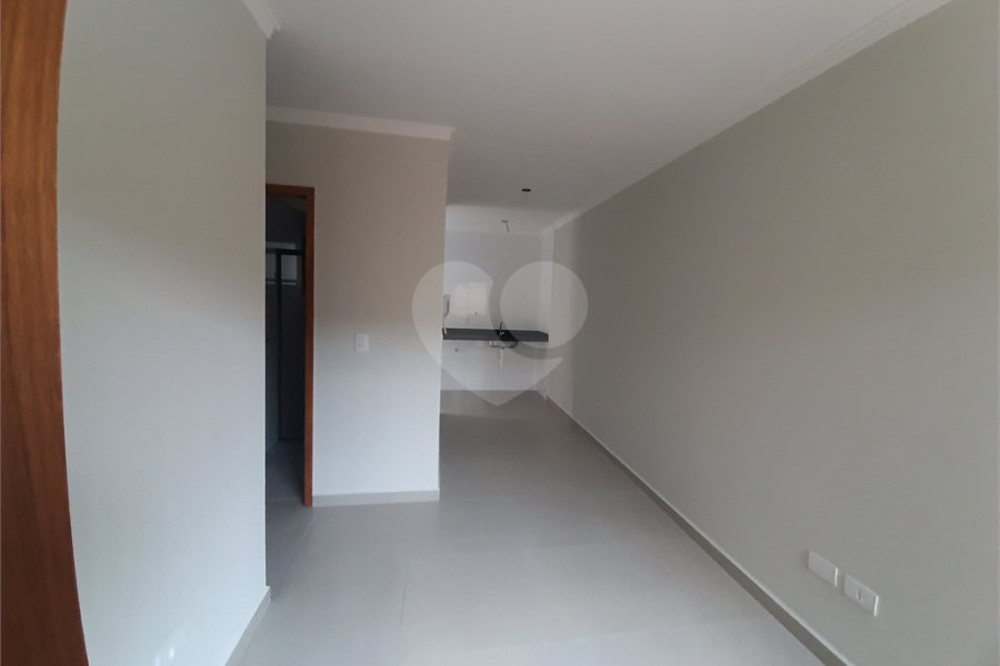 Apartamento com 37m2, 2 quartos, banheiro, sala, cozinha, quintal e SEM vaga de garagem