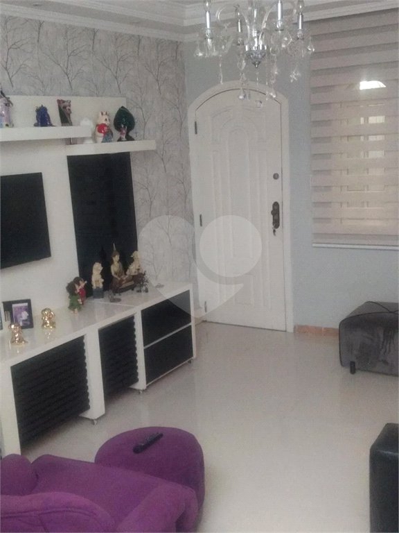 Linda Casa Sobrado a venda no Alto da Mooca com excelente acabamento, semi mobiliada com 2 suítes