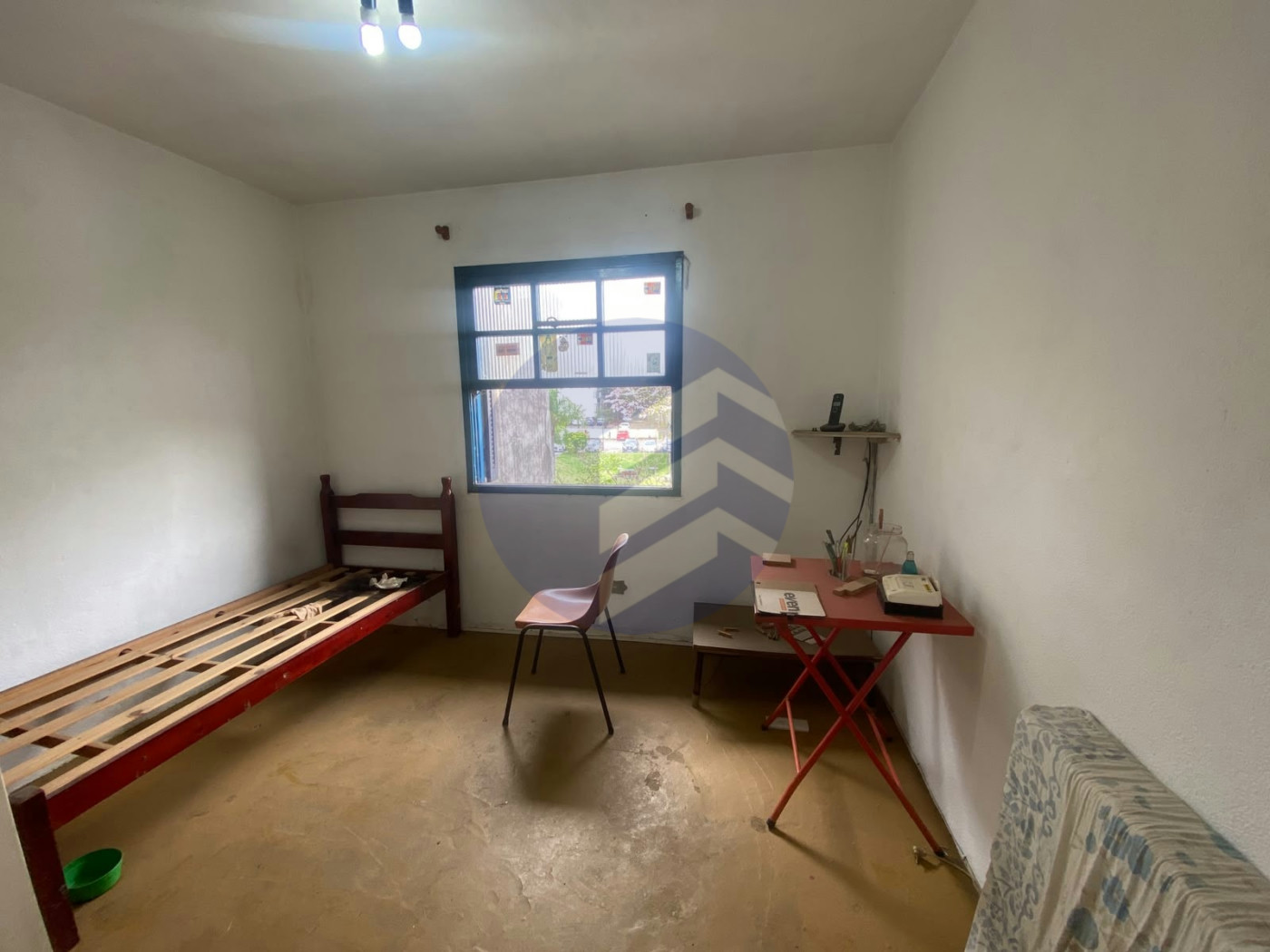 Casa à venda com 2 quartos em Jardim Alvorada, oportunidade para investidor