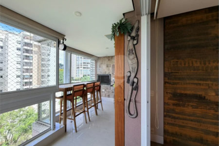 Apartamento à venda com 3 suítes em Vila Mariana, São Paulo, SP