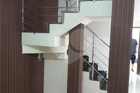 Sobrado á venda, com 03 Dormitórios, em Ibaté.