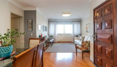 Apartamento à venda com 3 quartos, sendo 1 suíte,  em Campo Belo, São Paulo, SP