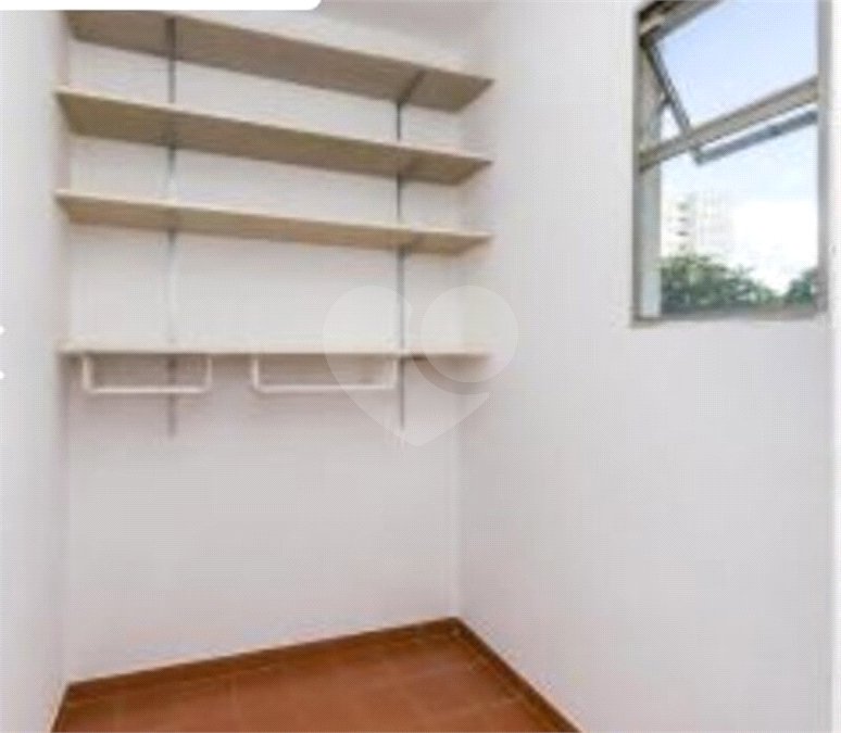 Apartamento com 3 dormitórios e 1 vaga fixa, em região tranquila perto da Av. Washingtonís e de diversos serviços. Ideal para quem quer morar bem e com comodidade.