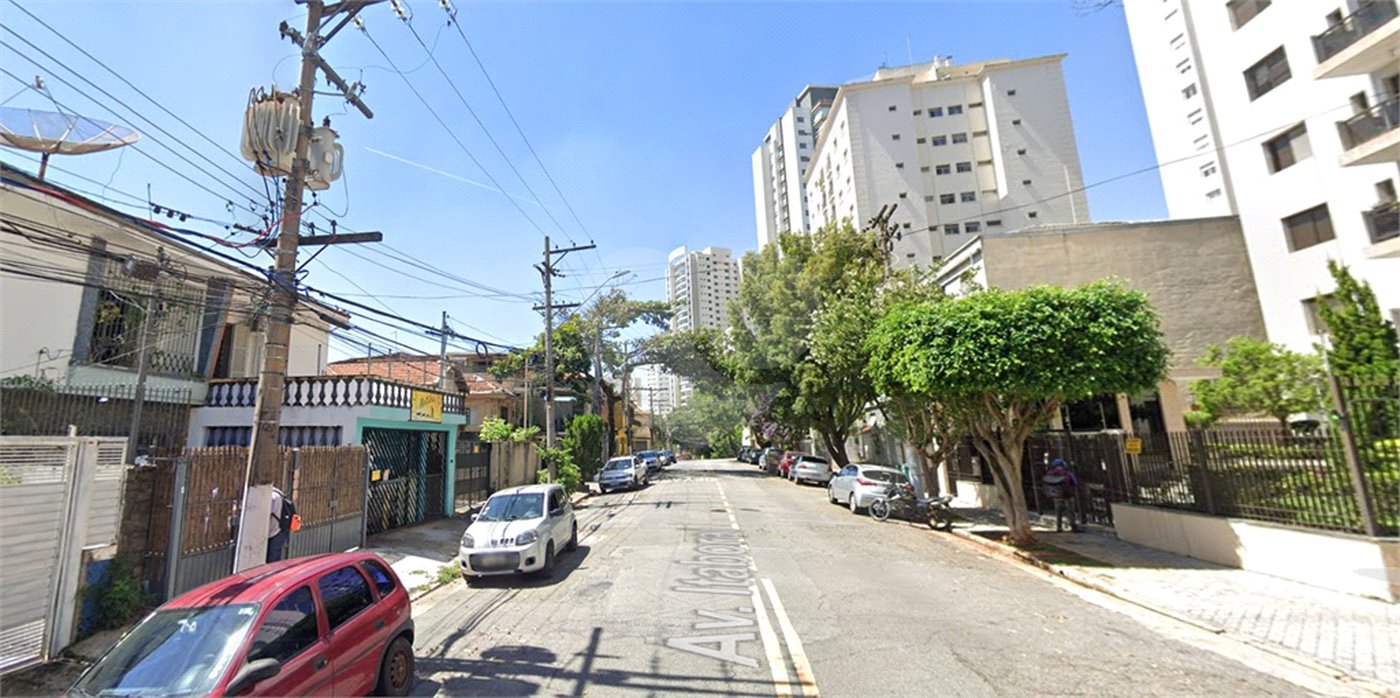 Sobrado px. Metrô Pça da Árvore