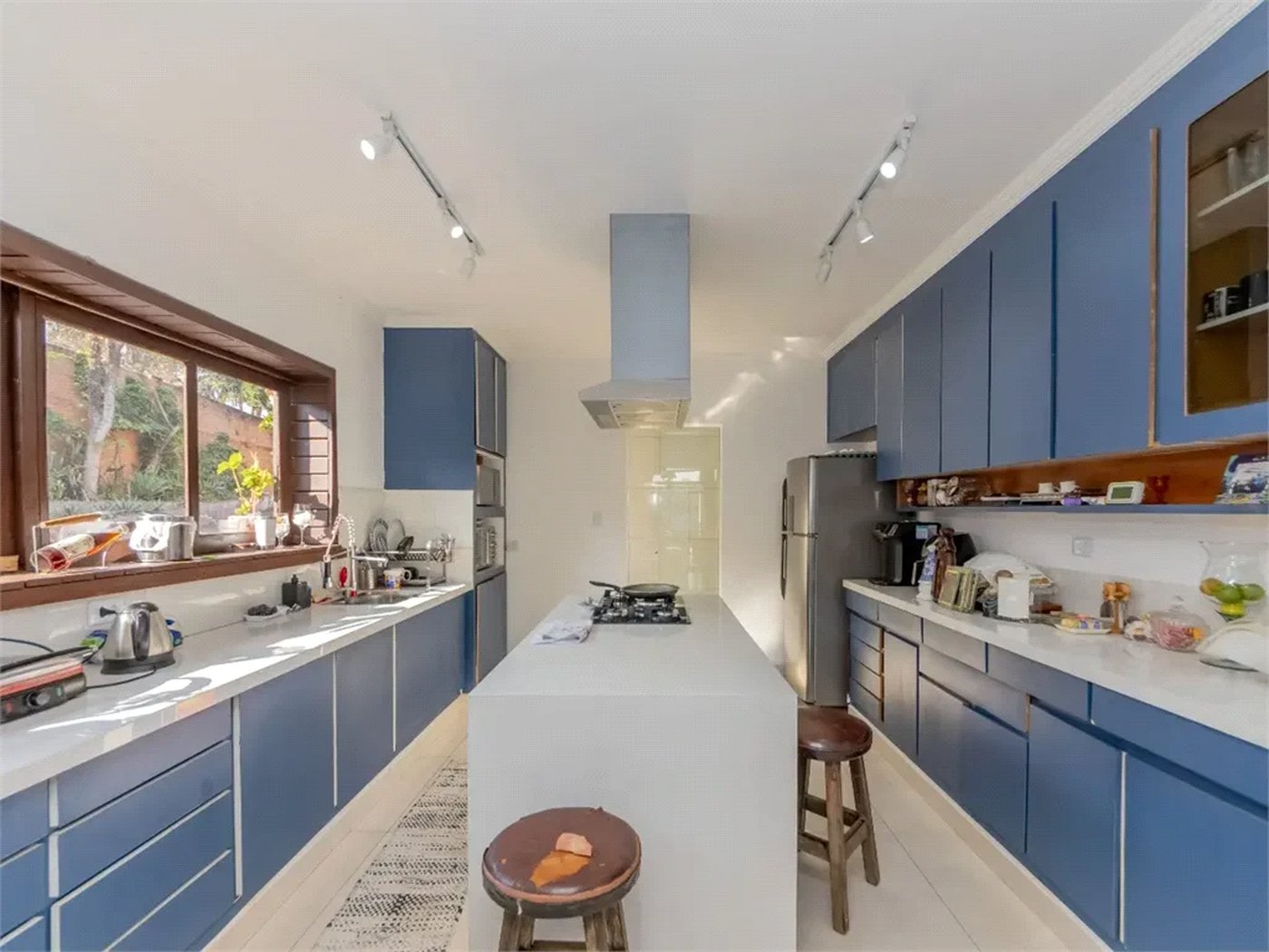 Casa à venda ou para alugar com 5 quartos, sendo 3 suítes, em Chácara Pavoeiro, Cotia, SP