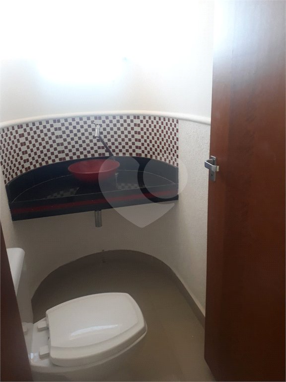 Excelente casa para venda no Parque Fher