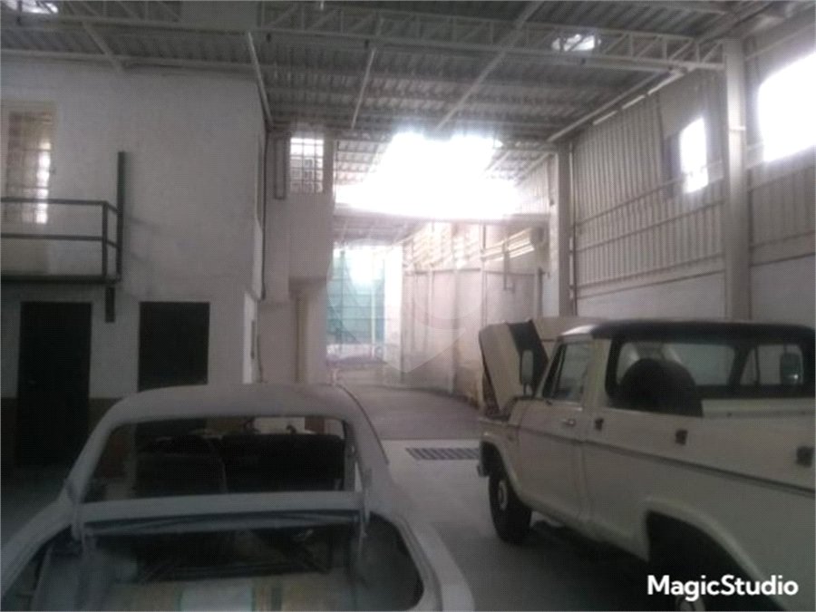 Casa com 400m², 2 dormitórios, 2 vagas de garagem, à venda na Vila Matilde.