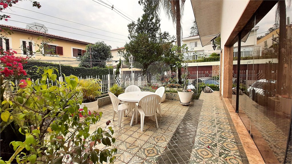 Casa de Vila à venda com 4 quartos, sendo 3 suítes, em Brooklin Velho, São Paulo, SP