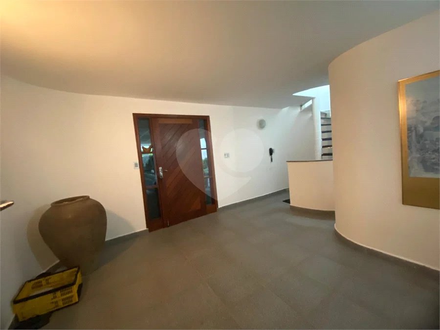 Casa térrea com 3 quartos para alugar no Jardim dos Estados, São Paulo - SP
