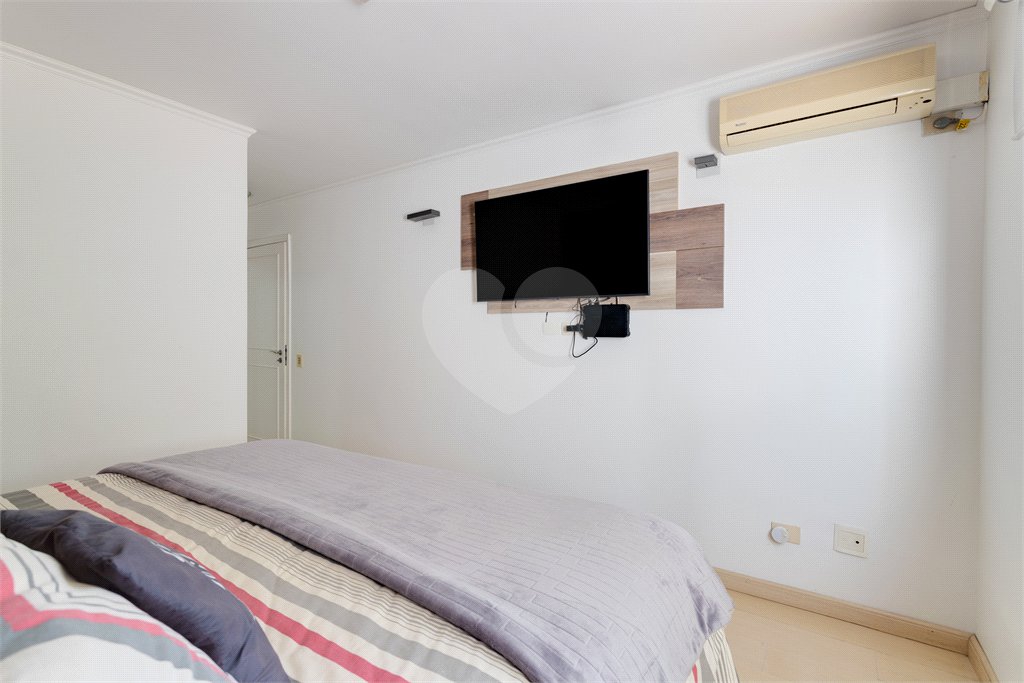 Casa à venda com 4 quartos, sendo 2 suítes, no condomínio Villa Franz Schubert, São Paulo - SP