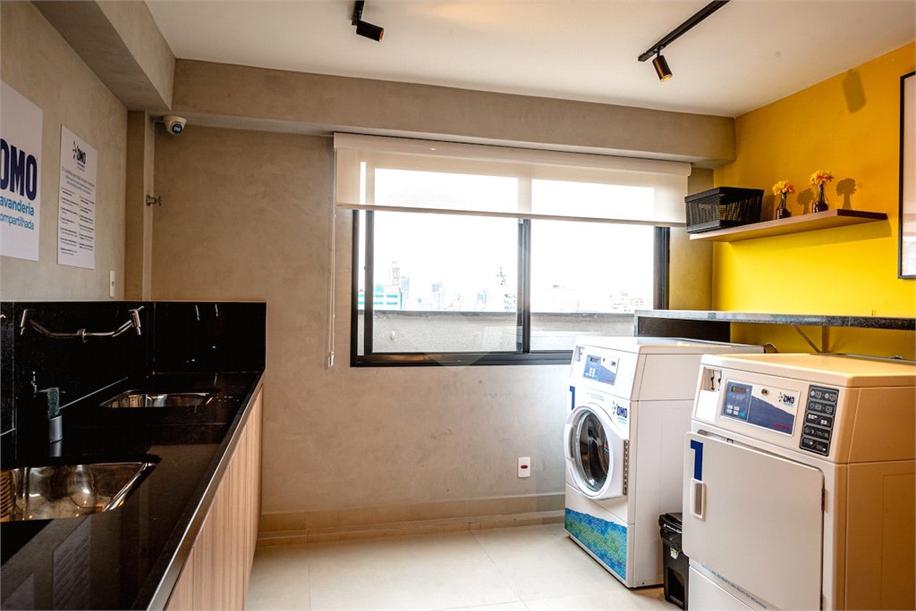 Studio à venda – 20 m² | Mobiliado | Bela Vista | Andar alto com varanda