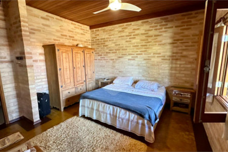 Casa para venda no Condomínio Vivenda do Broa.